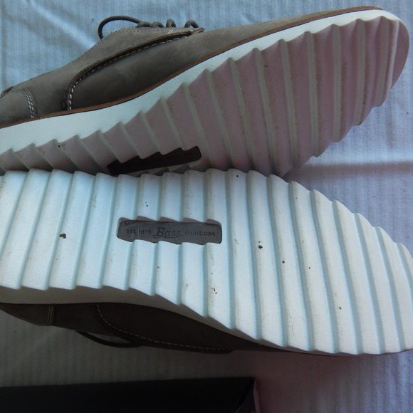 Bass Dirty Buck 2.0 Suede Lace Up Men's shoes - US 9M - Picture 4 of 5